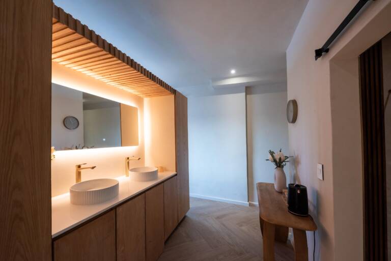 villa solara gordons bay 49 dressing room with double basins 768x513