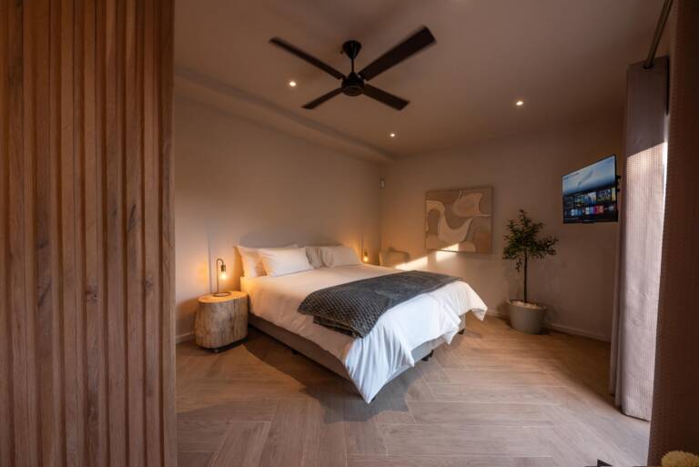 villa solara gordons bay 53 king room with ceiling fan 768x513