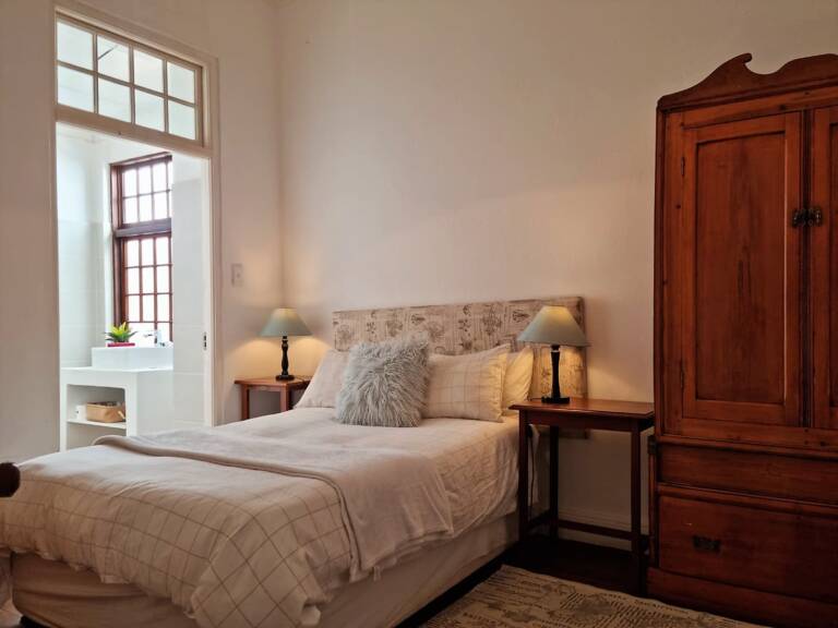 westbank private beach villa gordons bay 21 bedroom with wardrobe 768x576