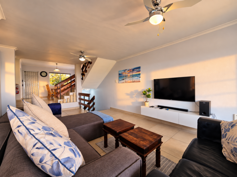 4 la corniche gordons bay 002 open plan living with sea view 768x576