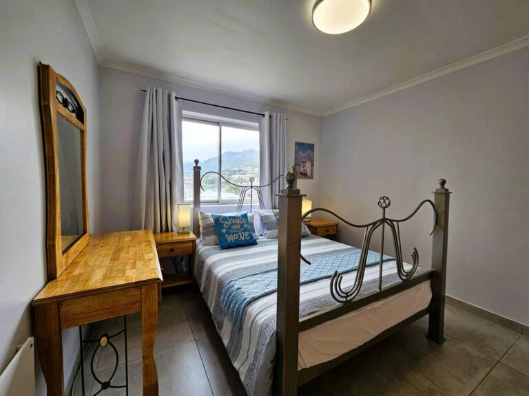 4 la corniche gordons bay 16 spacious bedroom with queen bed 768x576
