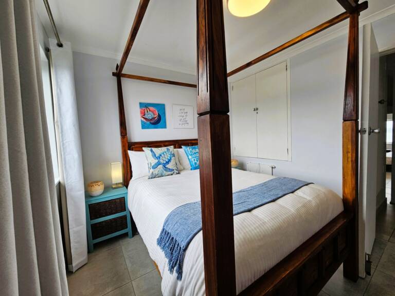 4 la corniche gordons bay 22 guest bedroom with queen bed 768x576