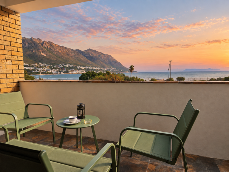5 la corniche gordons bay 32 3 bedroom holiday house with sea view balcony 768x576